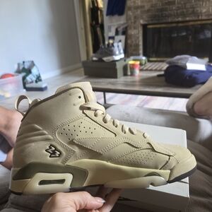Nike Beige High-Top Sneakers